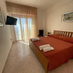 Lungomare Brancaleone Guest house 3*