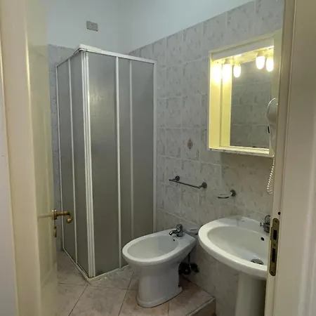 Lungomare Brancaleone Konukevi 3*