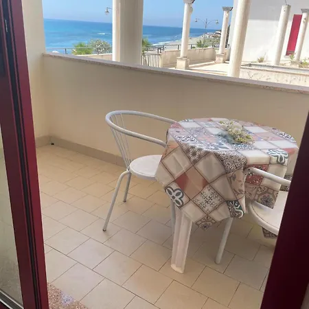 Lungomare Brancaleone ブランカレオーネ・マリーナ