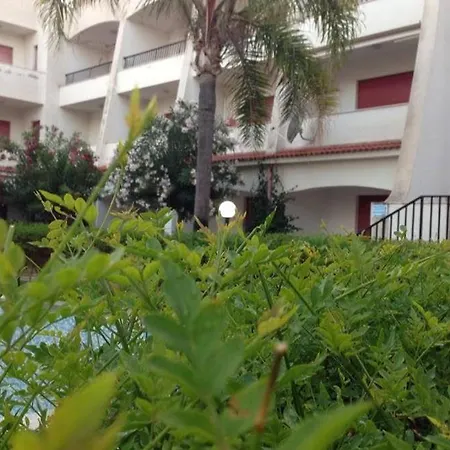 Guest house Lungomare Brancaleone 3*