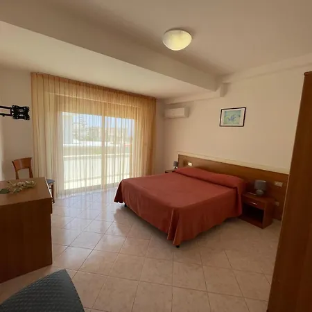 Lungomare Brancaleone 3*
