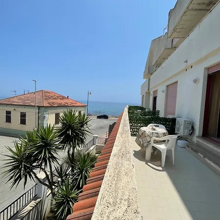 Guest house Lungomare Brancaleone Brancaleone Marina