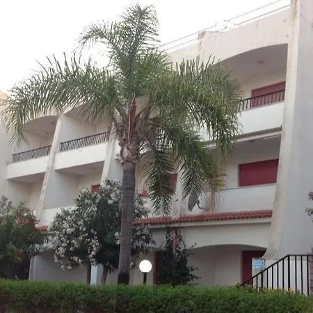 Lungomare Brancaleone 3*