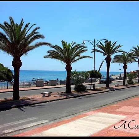 Lungomare Brancaleone Pensión