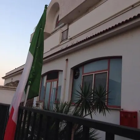 Lungomare Brancaleone Konukevi