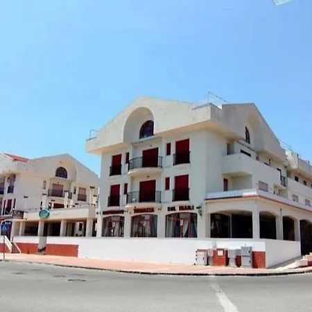 Lungomare Brancaleone בית הארחה