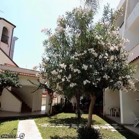 Lungomare Brancaleone Guest house 3*