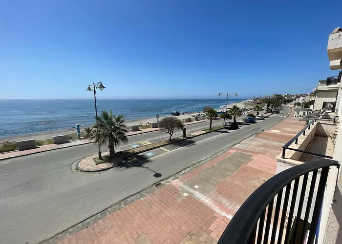 Lungomare Brancaleone 3* ブランカレオーネ・マリーナ