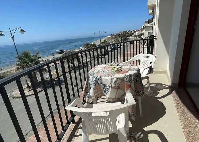 Lungomare Brancaleone 3*