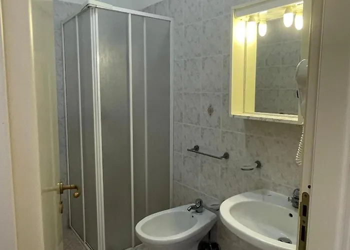 Lungomare Brancaleone ゲストハウス 3*