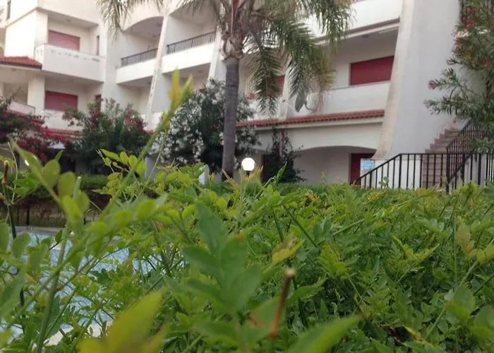 Guest house Lungomare Brancaleone 3*