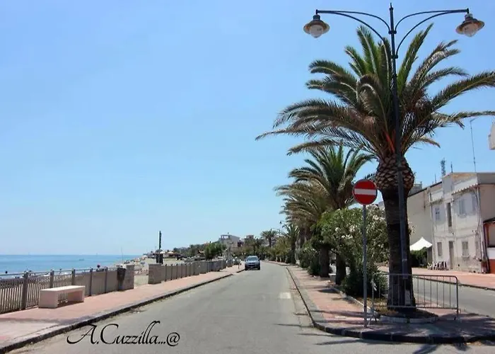 ゲストハウス Lungomare Brancaleone ブランカレオーネ・マリーナ