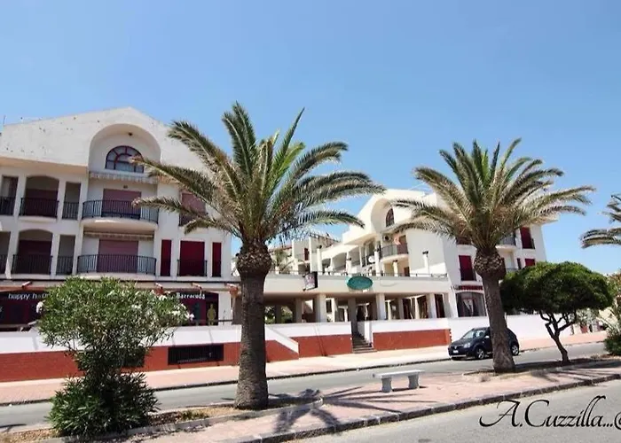 ゲストハウス Lungomare Brancaleone ブランカレオーネ・マリーナ