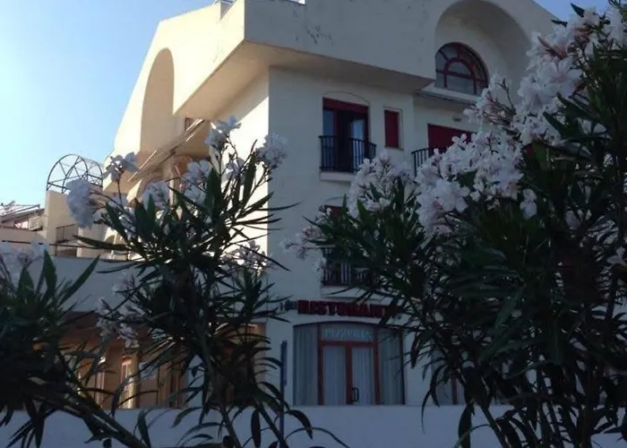 Lungomare Brancaleone ゲストハウス