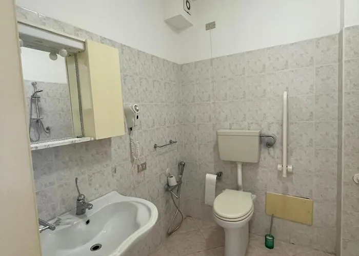 Guest house Lungomare Brancaleone 3*