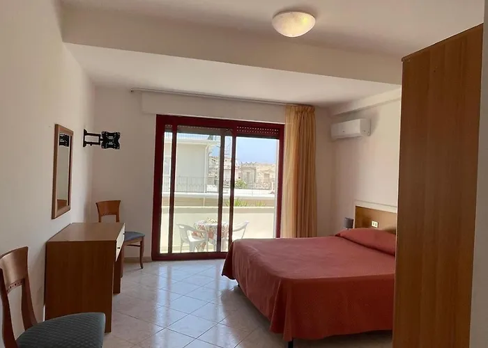 Lungomare Brancaleone ブランカレオーネ・マリーナ