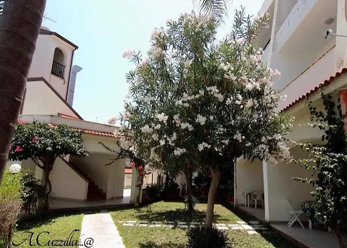 Lungomare Brancaleone Guest house 3*